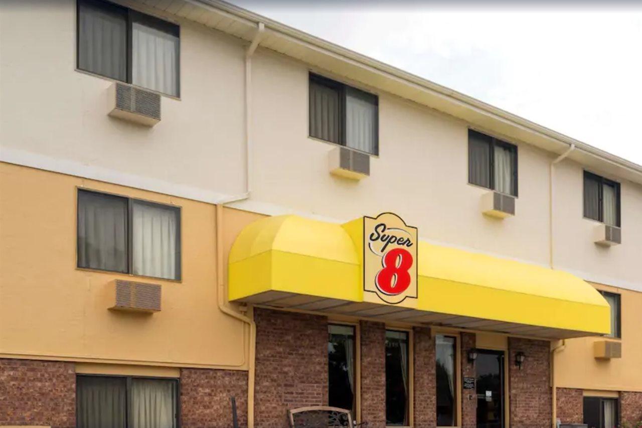 Super 8 By Wyndham Omaha Ne Hotel Exterior photo