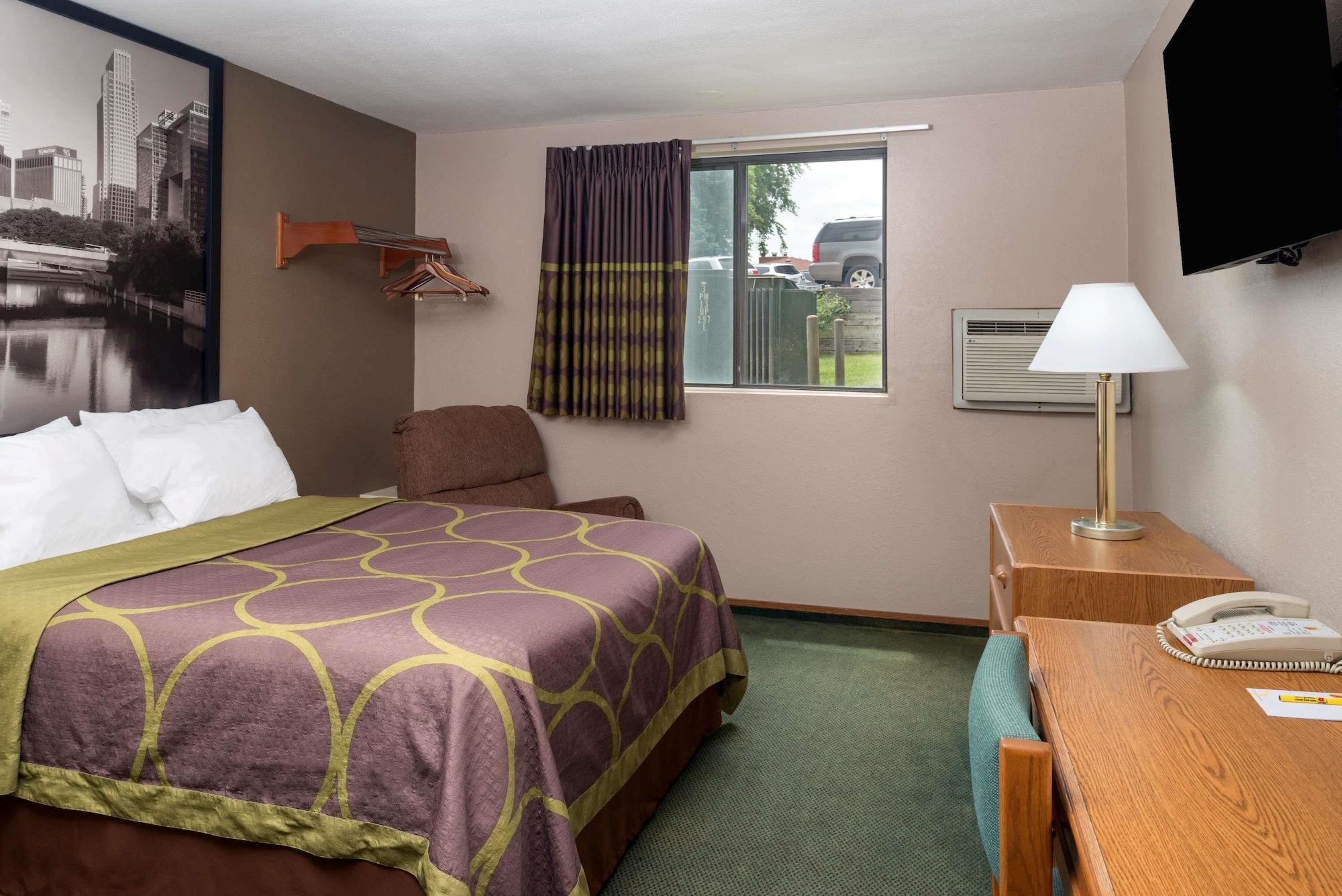 Super 8 By Wyndham Omaha Ne Hotel Exterior photo