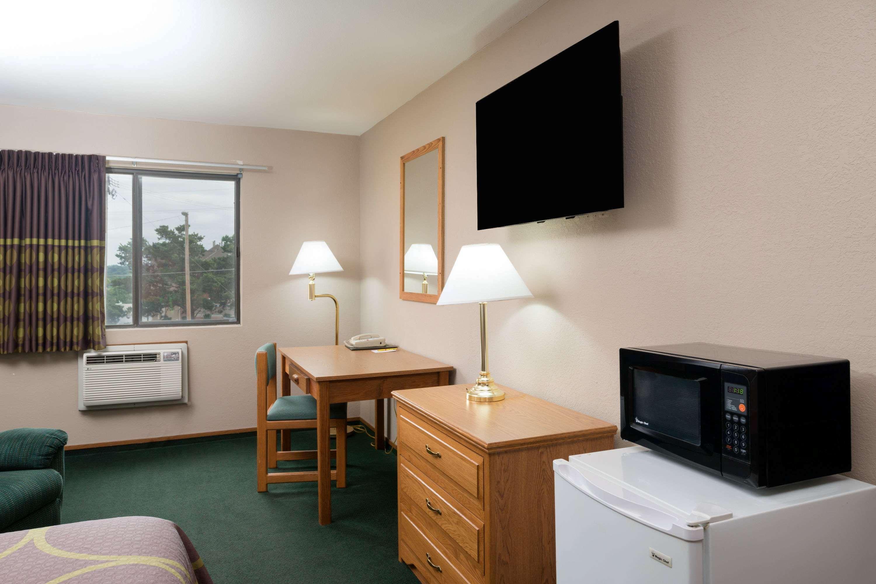 Super 8 By Wyndham Omaha Ne Hotel Exterior photo