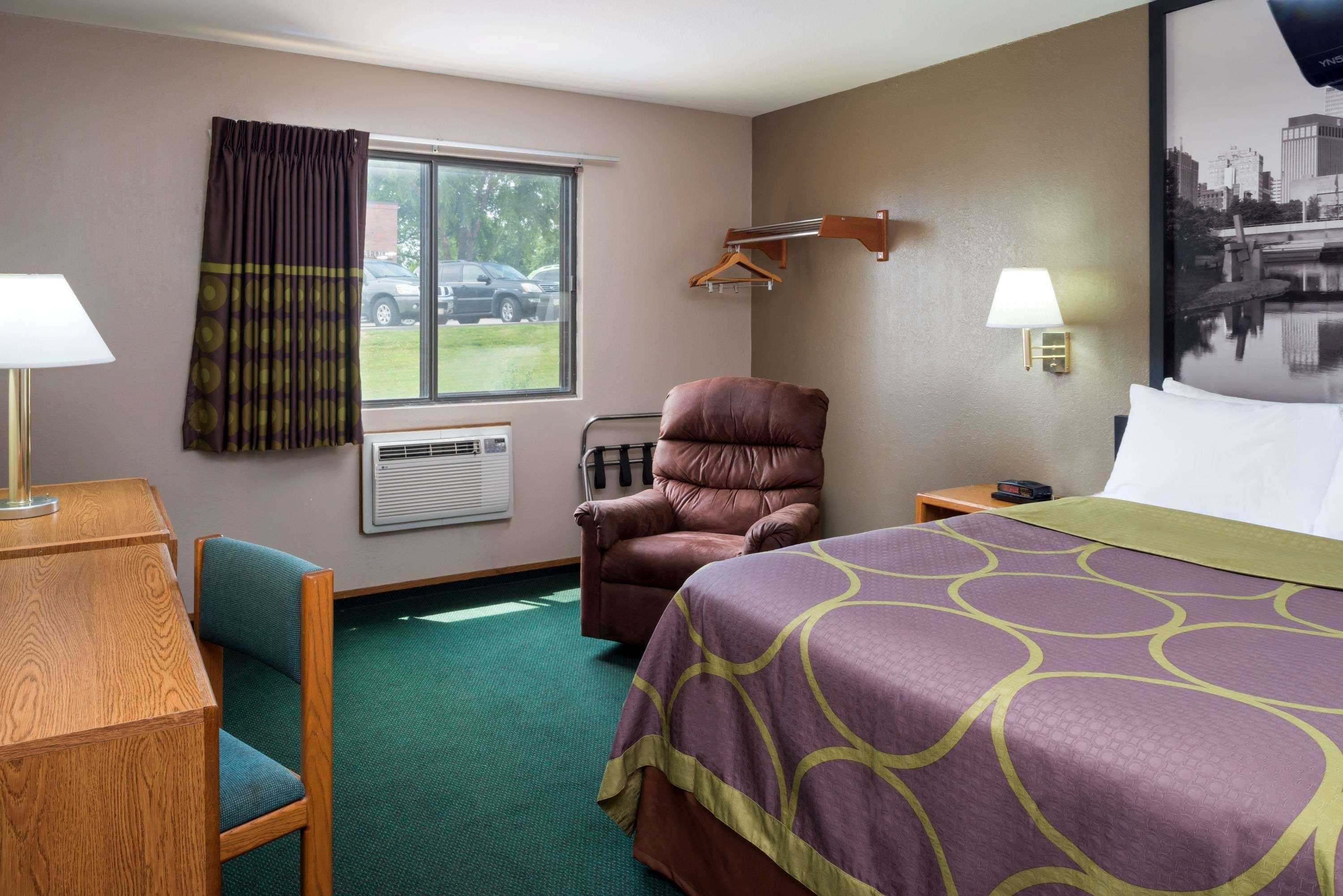 Super 8 By Wyndham Omaha Ne Hotel Exterior photo